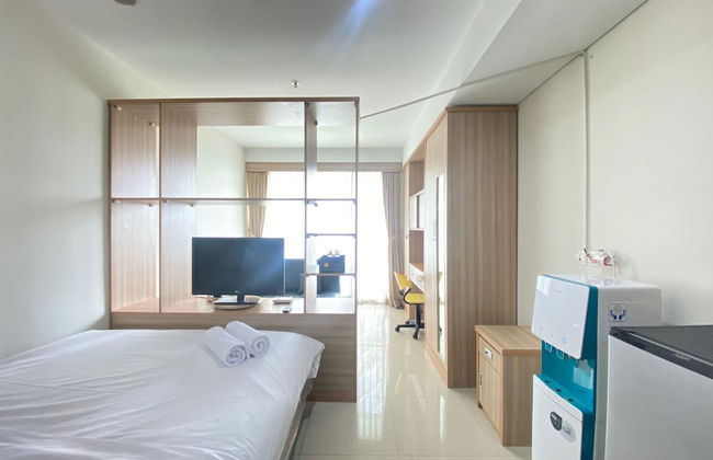 Stylish & Comfy Studio at Dago Suites Apartment - Photo 17