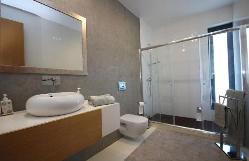 Villa Vitoria - by LovelyStay - Foto 23