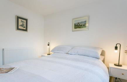 Custom Mews - Photo 29