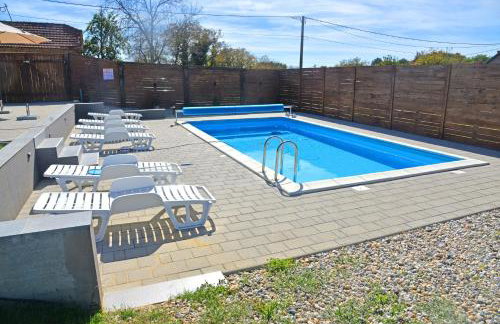 Natura Lux Holiday House with Pool and Jacuzzi - Foto 38