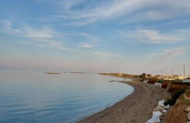 Luxury 3BR Sunrise Villa , Seaside Gyrismata - Photo 2