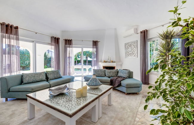 Golfinhos Magnificent Spacious 5 Bedroom Villa - Foto 10