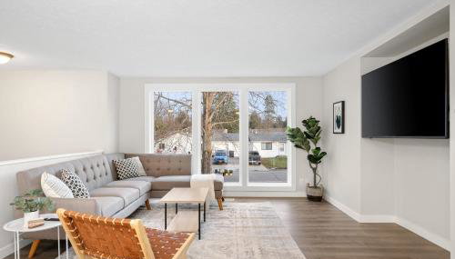 Spacious Family Villa only 13 mi from Silverwood - Foto 5