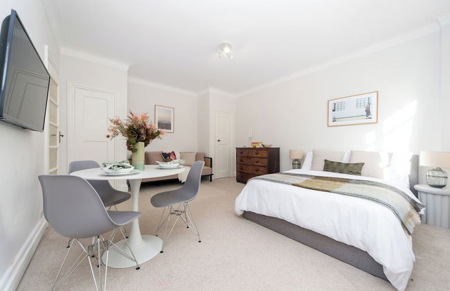 Beautifully Presented Centrally Located Studio apt - Foto 15