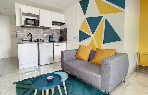 SUPERBE STUDIO HYPER CENTRE TOUT ÉQUIPÉ WIFI NETFLIX 2PERS - Foto 20