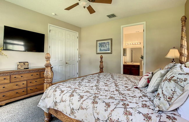 Fantastic 7 Bed 6 Bath in Prestigious Gated Comm - Foto 39