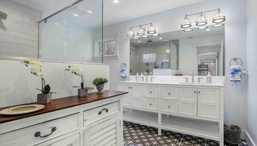 Cheerful Sister Lakes 4 BDR Lake Hse w/ Hot tub. - Foto 5