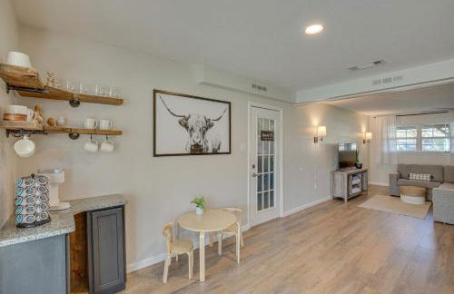 Game Room and Fire Pit Family-Friendly Aubrey Home - Foto 11