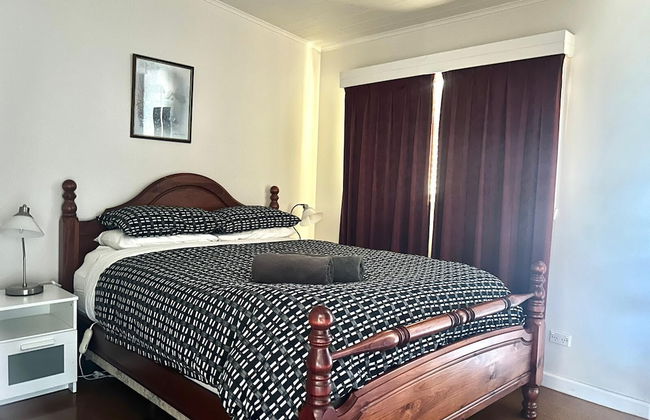 The Black Sparrow - Photo 18