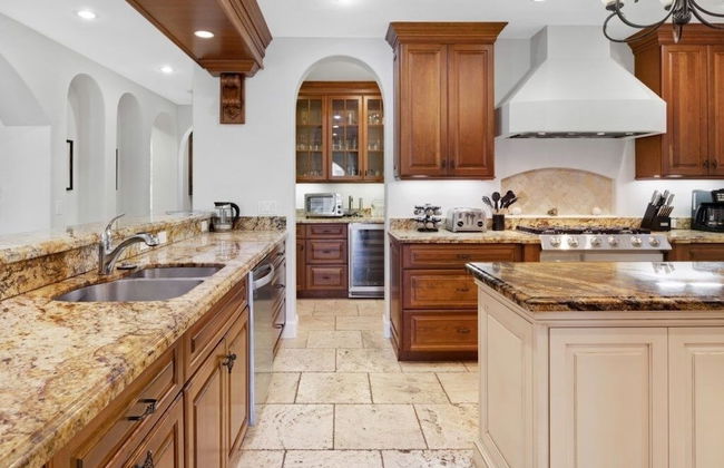 Villa Del Mar 5 Bedroom Home by RedAwning - Photo 12