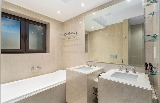 Lux BnB I Souk Al Bahar I Burj Khalifa Views - Photo 35