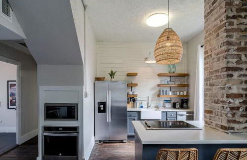 Historic and charming duplex in desirable midtown, close to the beach and strand - Foto 41