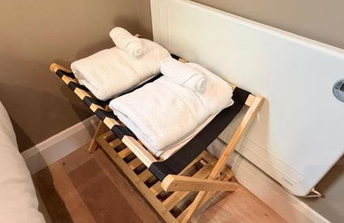 Water Cabin With Water Sports Equipment and Bikes, Bath - Foto 9