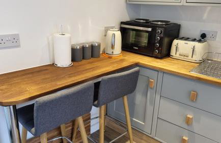 Sittingbourne 1 bed self-contained annex, with parking - Photo 21