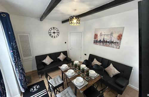 Spaghetti House 6 Bedroom with Large Off-Road Driveway Great for Crews in Vicinity of Starcity and City Centre - Foto 6