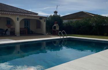 Traumhaus für 6 Personen mit spektakulärem privaten Pool und schönem Ausblick in die Natur - Foto 12