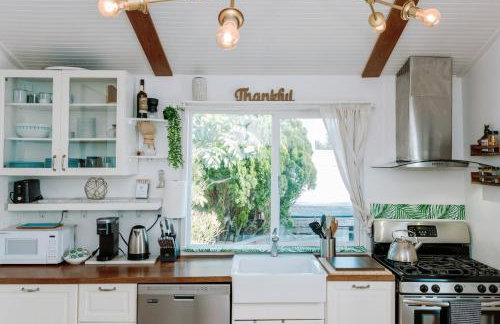 Serene Silver Lake 1 bedroom 1 bathroom Back house With Private Backyard - Photo 7