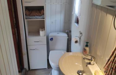 Mały drewniany domek w Białym Borze - Foto 3