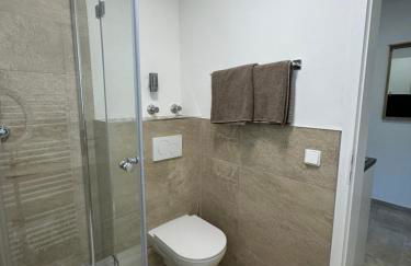 Deluxe Apartment - Ruhe Oase - 1ZKB Balkon - Parkplatz - Self Check-in 24h - Foto 15