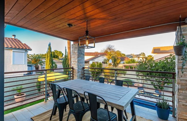 Princess Retreat Private Pool Firepit Sleeps 12 - Photo 42