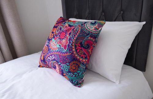 Westhoughton 3 Bedroom House - Free Parking - Photo 19