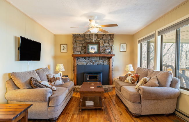 Ash Vale by Avantstay Spacious Deck w Views Ping Pong Table - Foto 3