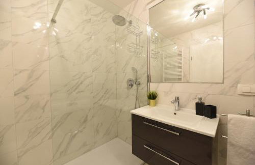 Mary's apartment - with free parking - Photo 36