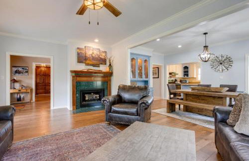 Home in Cimarron National Golf Club with Hot Tub! - Photo 1