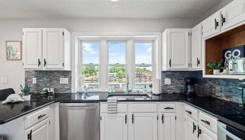 Lake Front Outdoor Living Sleeps 8 - Photo 5