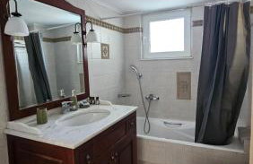 Grace and Harmony of Ancient Corinth - Foto 19