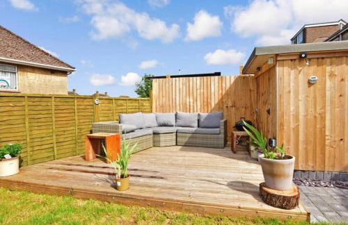 Relax in this Charming East Cowes House with Garden and BBQ - Foto 20