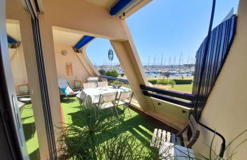 Port Horizon - T3 terrasse vue port climatisé piscine WIFI résidence Escale Port - Foto 10