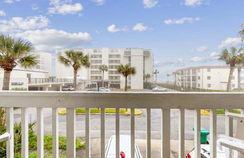 Ocean-view townhome with balcony & W/D - walk to beach - dog-friendly - Foto 25