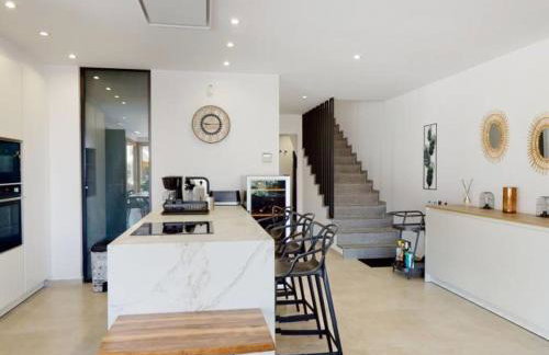 Preciosa casa Roses con piscina cerca playa AV 90 - Foto 15