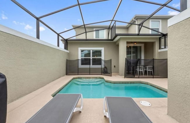 Gorgeous 4 Bd w Pool at Storey Lake Resort 4277 - Photo 3