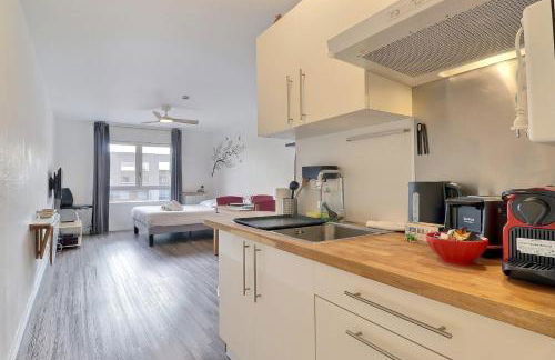 Bright and functional studio in the heart of Lyon 7 - Photo 1