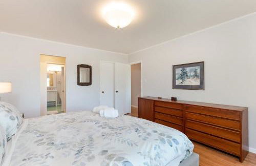 Mid-Century Modern Home in Daly City - Photo 12