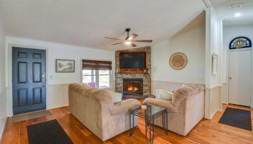 Deck, Grill and Dock Access Lake Keowee Retreat! - Foto 4