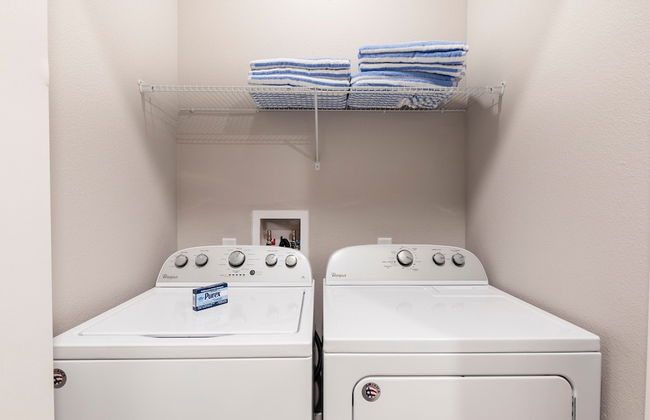 3 BR 3BA Villa 5min Disneyworld Hot Tub BBQ - Foto 18