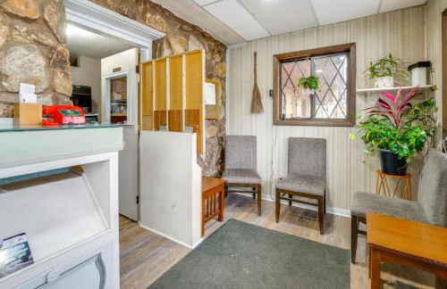 5 Mi to Pine Knob Pet-Friendly Studio Retreat - Foto 19