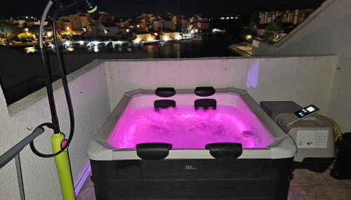 Nautica bulles jacuzzi privatif vue lac marin - Foto 5