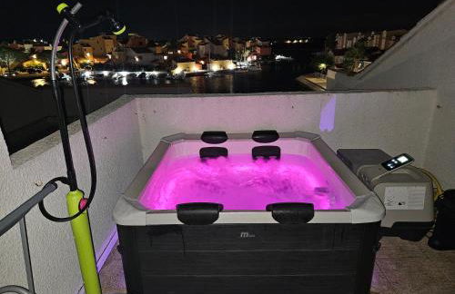 Nautica bulles jacuzzi privatif vue lac marin - Foto 5