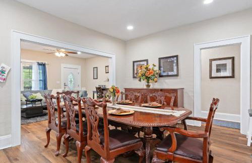 Bungalow Retreat! - Photo 5