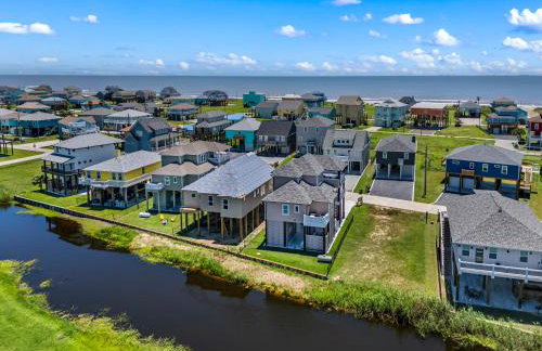 Caza Azul Luxury 4BR Getaway, Gated Community, Canal Views & Lift - Foto 48