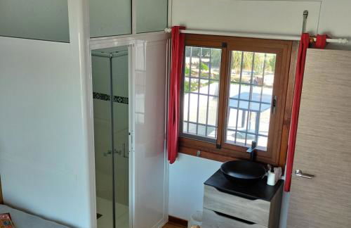 Stunning Villa Felipe, with private pool & hot tub - Foto 42