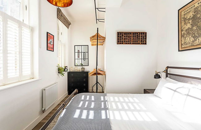 Contemporary Victorian Studio - Photo 6