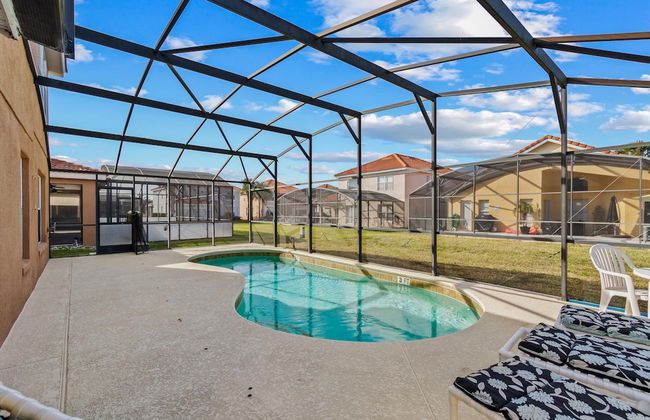 Family Ready in Gated Community Near Attractions - Foto 1