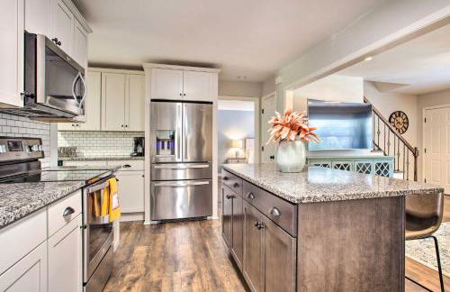 Modern Home with Yard and Deck, 1 Mi to Clemson U! - Foto 9