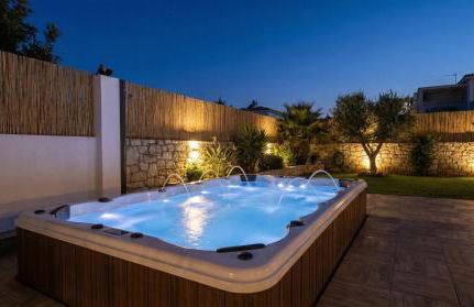 Villa Sitges El Ranch Amaizing Outdoor Areas Beaches at 5 minutes walk Sitges at 15 min drive AC Pool Jacuzzi & Garden XXL - Photo 7