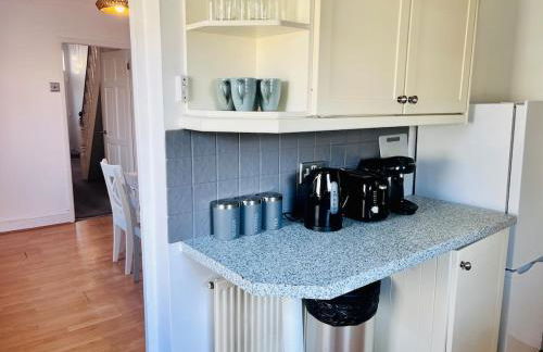 Charming End of Terrace Home with Garden - Foto 16